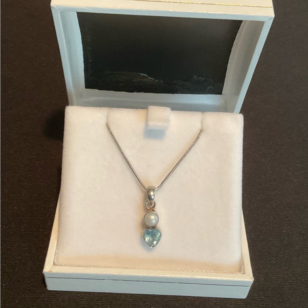925 Sterling Silver Heart Shaped Pendant And Necklace